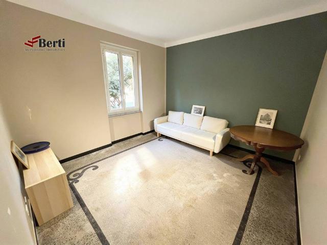 Trilocale in affitto a Genova via Francesco Sivori, 8, Castelletto