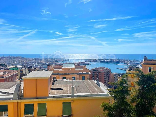 Trilocale in affitto a Genova, Oregina