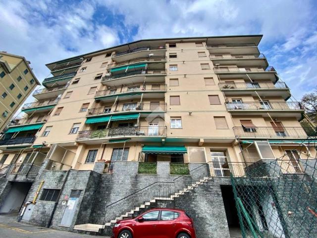 Trilocale in affitto a Genova, Struppa
