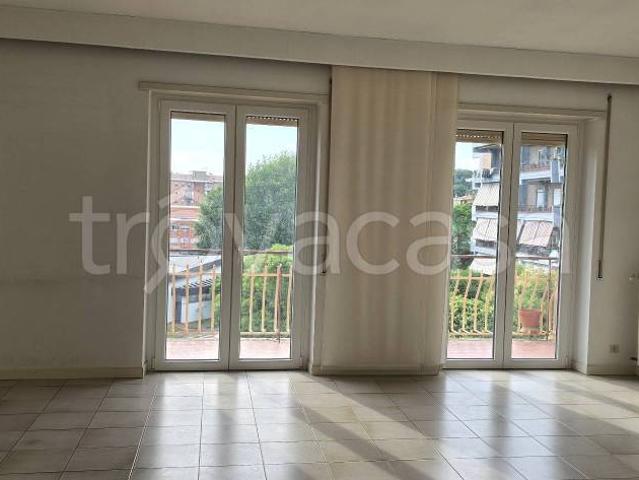 Trilocale in affitto a Genzano di Roma via Ugo La Malfa