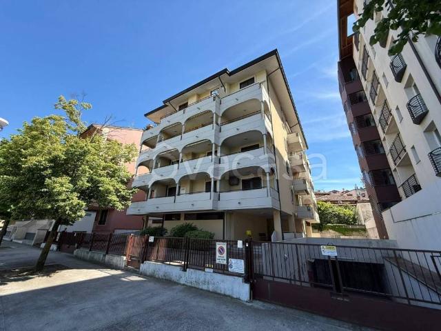 Trilocale in affitto a Grado riva scaramuzza, 11