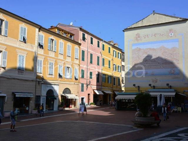 Trilocale in affitto a Imperia, Oneglia