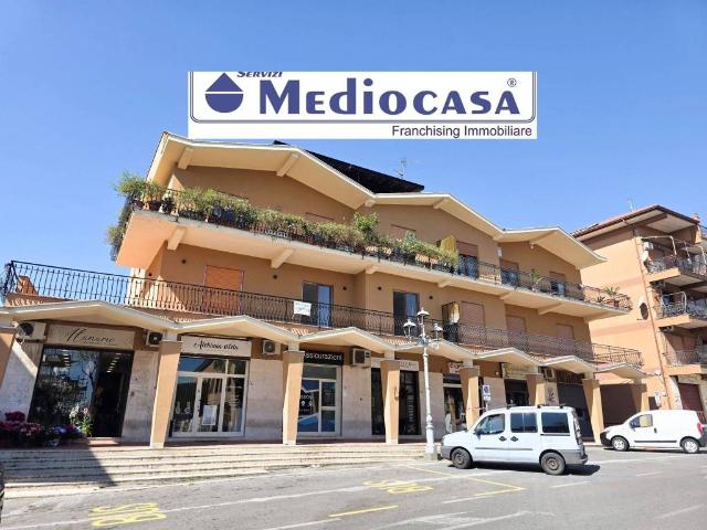 Trilocale in affitto a Lariano piazza Santa Eurosia, 29