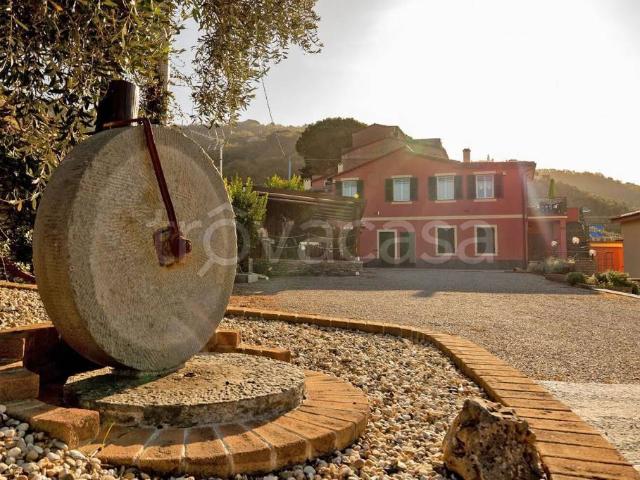 Trilocale in affitto a Lavagna
