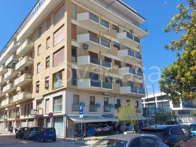 Trilocale in affitto a Pescara via Galileo Galilei, 69, Piazza Salotto Corso Umberto