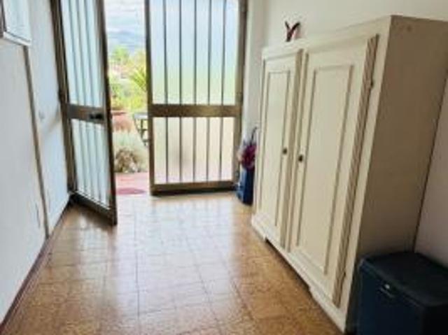 Trilocale in affitto a Pietrasanta