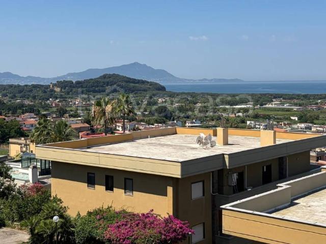 Trilocale in affitto a Pozzuoli via Trepiccioni, 29