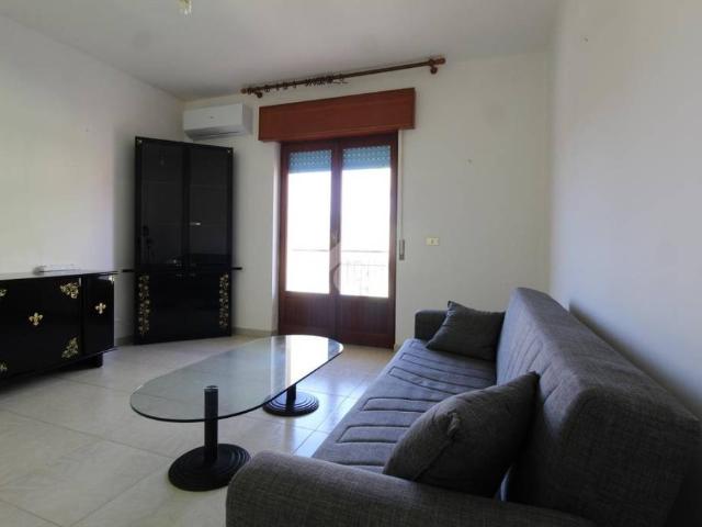 Trilocale in affitto a Reggio di Calabria via Regina Elena, 19, Catona Villa San Giuseppe
