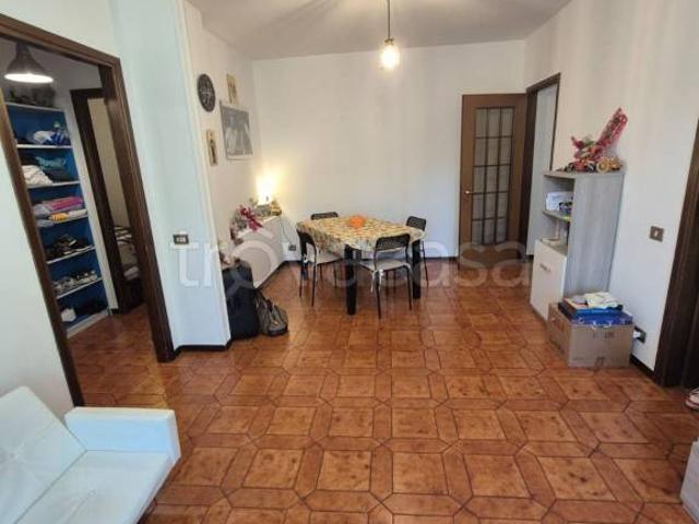Trilocale in affitto a Reggio nell'Emilia via Peschiera, Regina Pacis