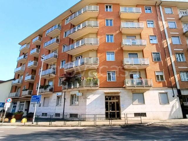 Trilocale in affitto a Rivoli via 1 Maggio, 2