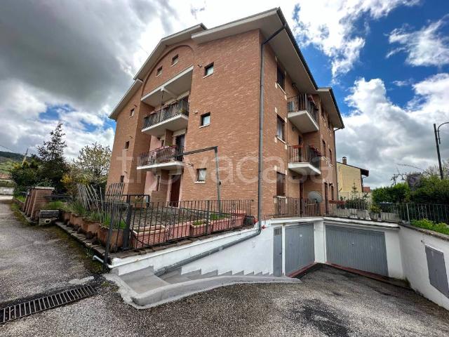 Trilocale in affitto a Rocca di Mezzo viale 24 Maggio, 37