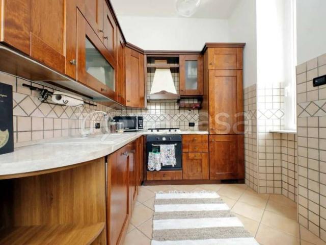 Trilocale in affitto a Roma via degli Ausoni, San Lorenzo