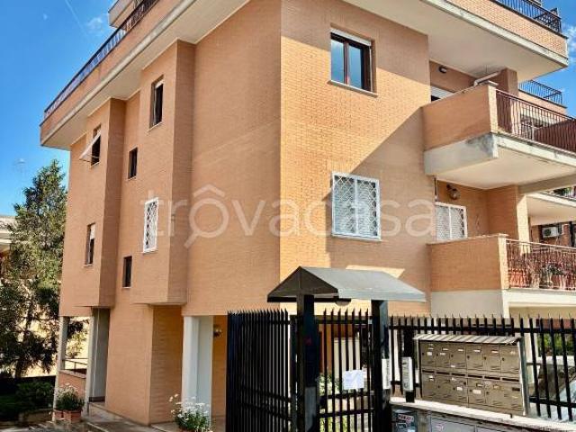 Trilocale in affitto a Roma via degli Estensi, 275, Pisana Bravetta