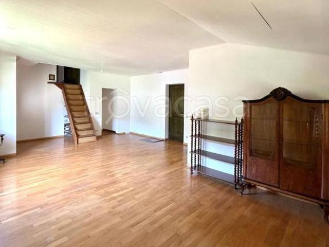Trilocale in affitto a Rovereto