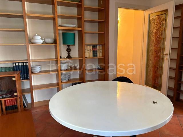 Trilocale in affitto a Saluzzo piazzetta Santa Maria, 12