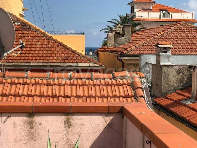 Trilocale in affitto a Spotorno vico Balilla