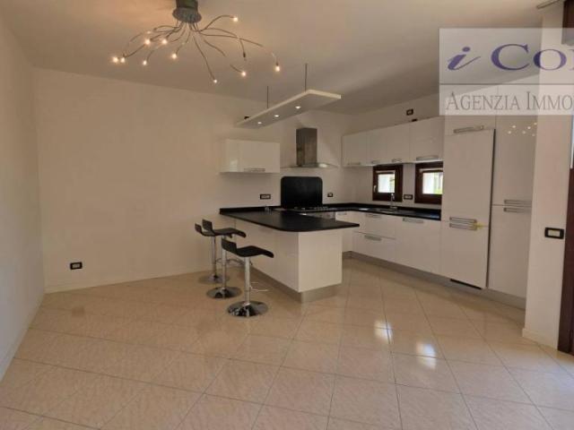 Trilocale in affitto a Teolo via Villa del Bosco, San Biagio