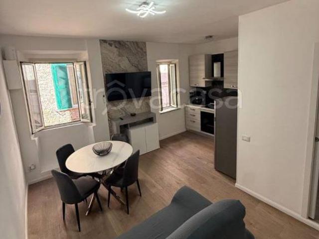 Trilocale in affitto a Tivoli vicolo del Pilaro, Centro