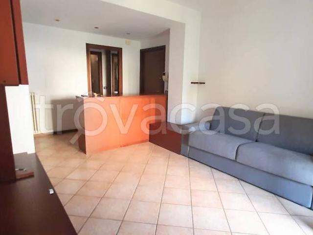 Trilocale in affitto a Verona via Golosine, 30, Santa Lucia Golosine