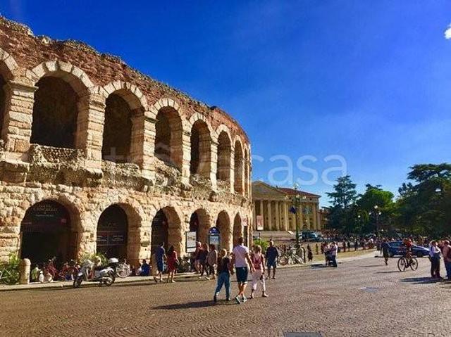 Trilocale in affitto a Verona piazza Brà, Centro Storico