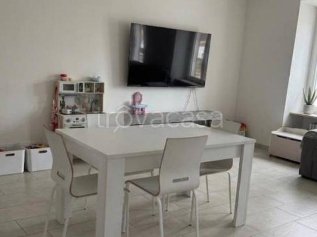 Trilocale in affitto ad Alessandria via Molinara, Cascinagrossa