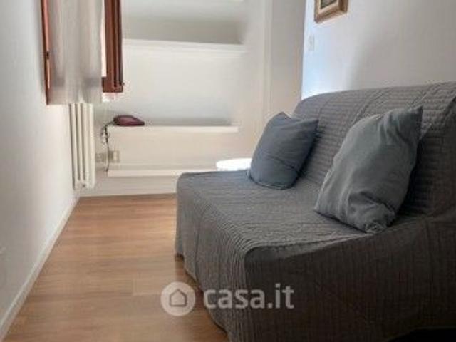 Trilocale in Affitto in Via Savenella a Bologna