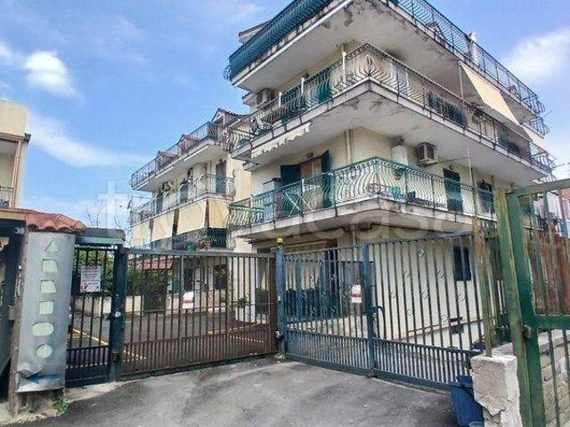 Trilocale in vendita a Mugnano di Napoli corso Italia