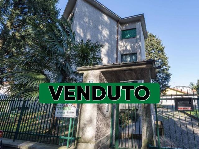 Trilocale in vendita a Macherio via Achille Grandi, 10