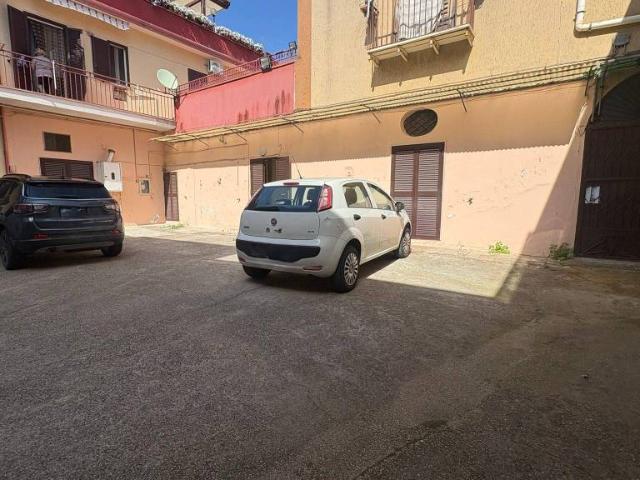 Trilocale in vendita a Maddaloni via Domenico Raffone