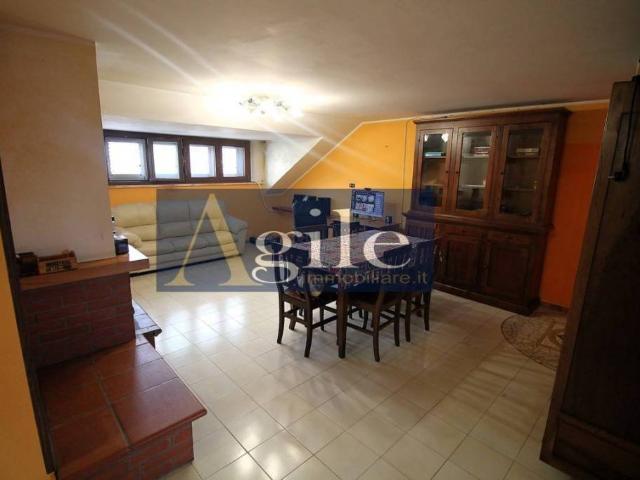 Trilocale in vendita a Maltignano piazza adda, 2