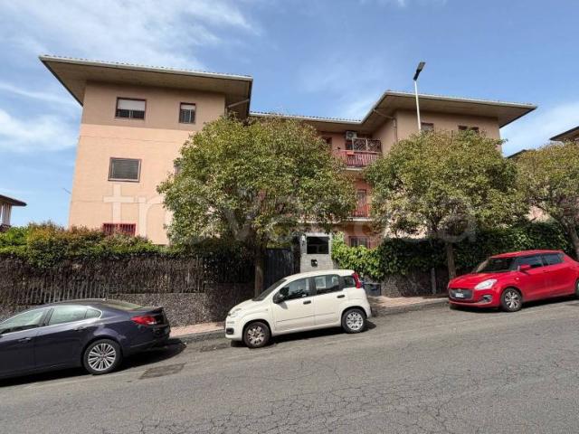 Trilocale in vendita a Mascalucia via degli Alpini, 3