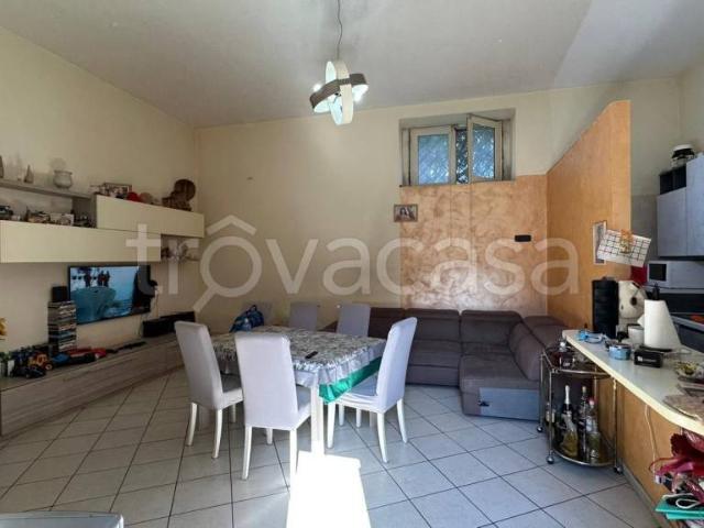 Trilocale in vendita a Marigliano corso Umberto I, 545