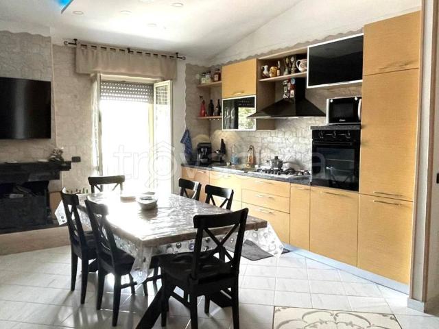 Trilocale in vendita a Melito di Napoli via Roma, 80