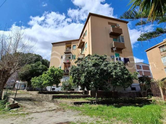 Trilocale in vendita a Messina via Gaetano Alessi, 58, Gazzi