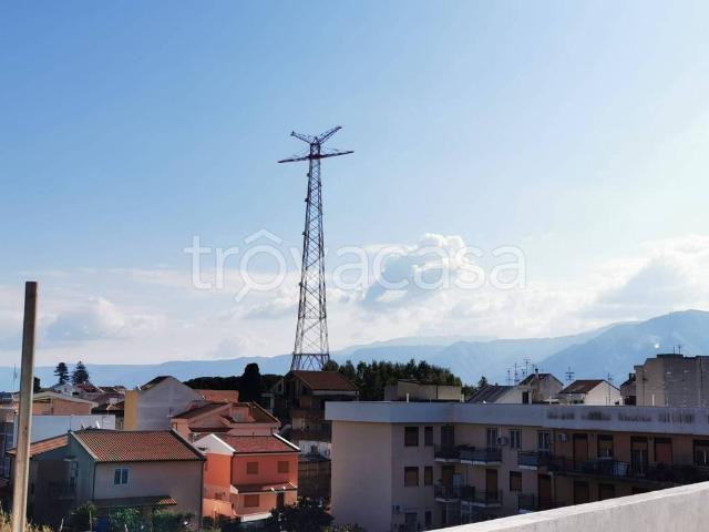 Trilocale in vendita a Messina via Scuola, 46, Torre Faro