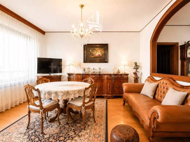 Trilocale in vendita a Merano via Roma