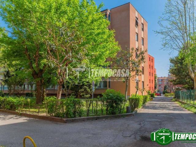 Trilocale in vendita a Milano via Cogne 7, Vialba