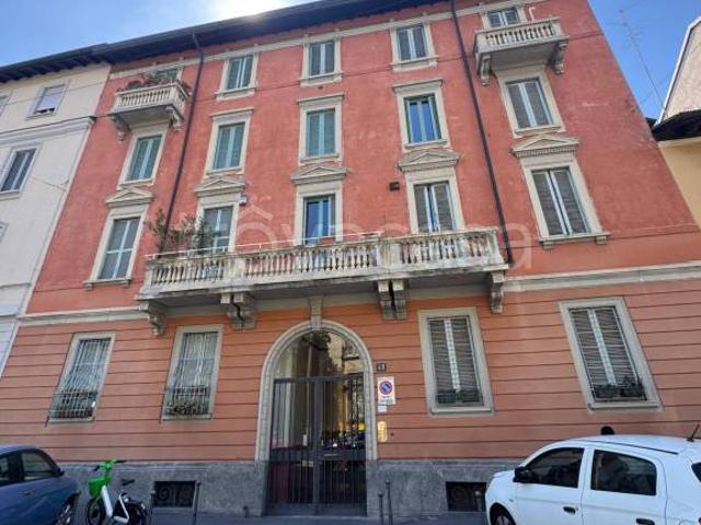 Trilocale in vendita a Milano via Camillo Hajech, 41, Plebisciti Susa