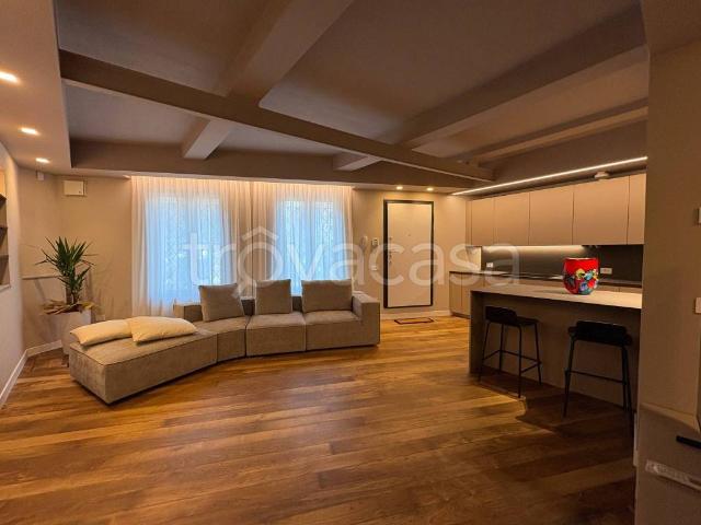 Trilocale in vendita a Milano via Carlo Bazzi, 49, Pezzotti Meda