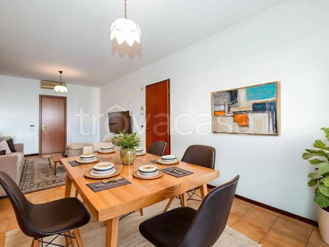 Trilocale in vendita a Milano via Cascina Bianca, 6, Cantalupa San Paolo