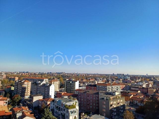 Trilocale in vendita a Milano via Alessandro Astesani, Affori