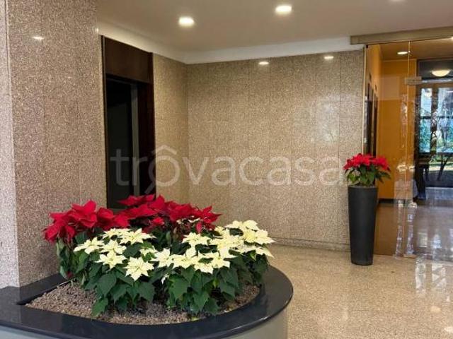 Trilocale in vendita a Milano via Alfonso Lamarmora, Quadronno Crocetta