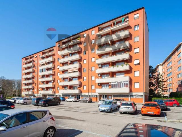 Trilocale in vendita a Milano via appennini, 161, Gallaratese