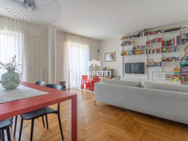 Trilocale in vendita a Milano via Burlamacchi, 11, Porta Romana Medaglie d'Oro