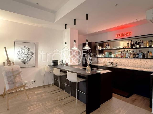 Trilocale in vendita a Milano via Giacomo Watt, 37, Barona