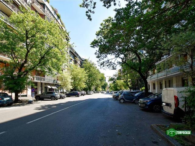 Trilocale in vendita a Milano via Giacomo Boni, 37, Dezza