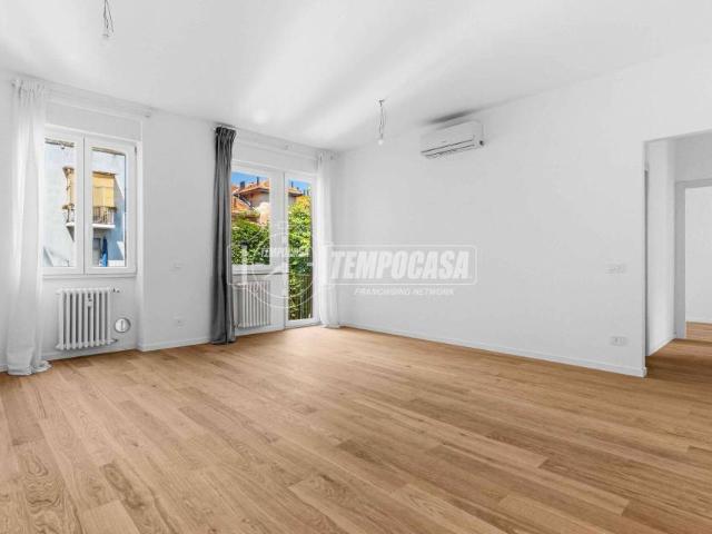 Trilocale in vendita a Milano via Giosuè Borsi, 8, Navigli Darsena
