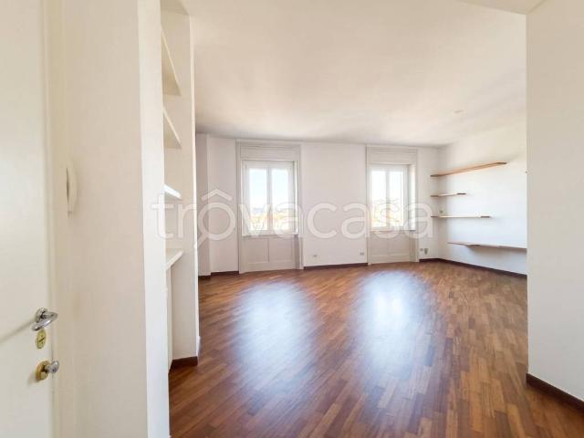 Trilocale in vendita a Milano via Giovanni Pascoli, 56, Città Studi