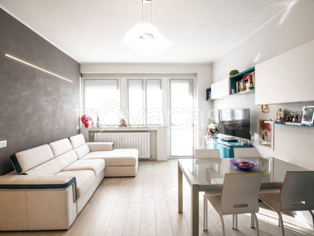 Trilocale in vendita a Milano via Doberdò, 12, Villa San Giovanni