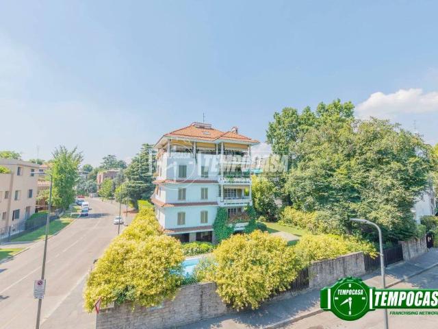 Trilocale in vendita a Milano via degli Ottoboni, 28, San Siro